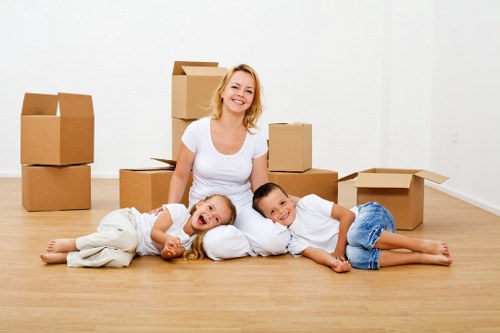 Prepared moving day checklist for flat removals in Fortisgreen